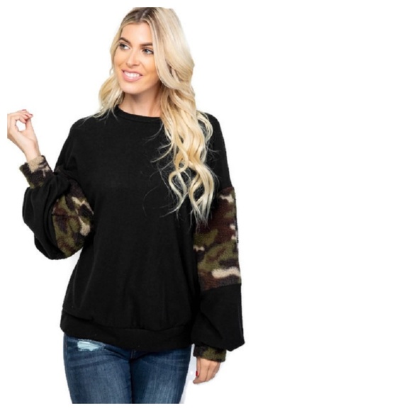 Boutique Long Bubble Camo Sleeve Contrast Top - Picture 5 of 8